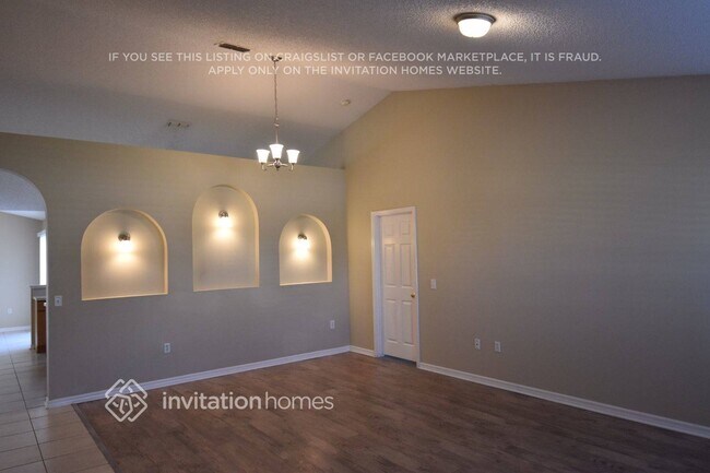Building Photo - 1755 McFarlane Ave