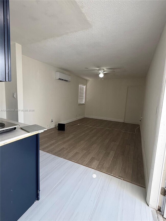 Foto del edificio - 1816 NW 25th Ter