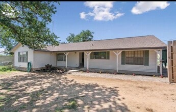 Building Photo - 670 Woodland Acres Dr