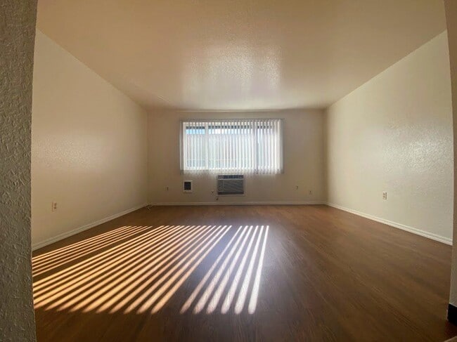 Foto del edificio - 2487 NE Kerr St