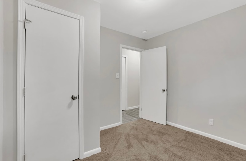 Primary Photo - 2833 Altaview Dr SE