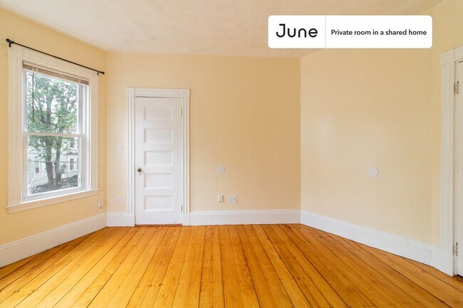 Foto del edificio - Room in Shared 4 bed/1 bath home
