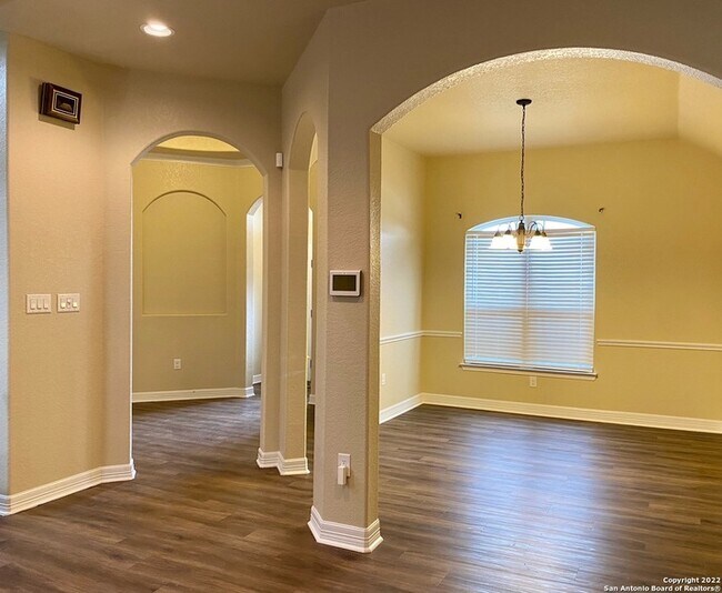 Foto del edificio - 8634 Shady Mountain