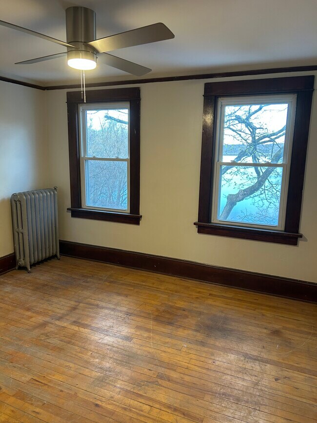 Foto del edificio - 2734 W Main St