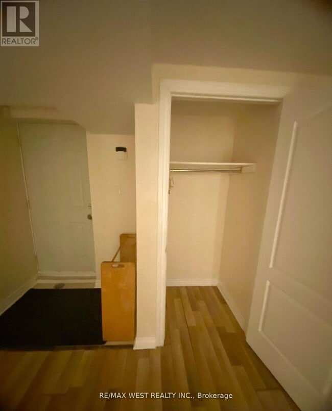 Building Photo - 18 King George Rd