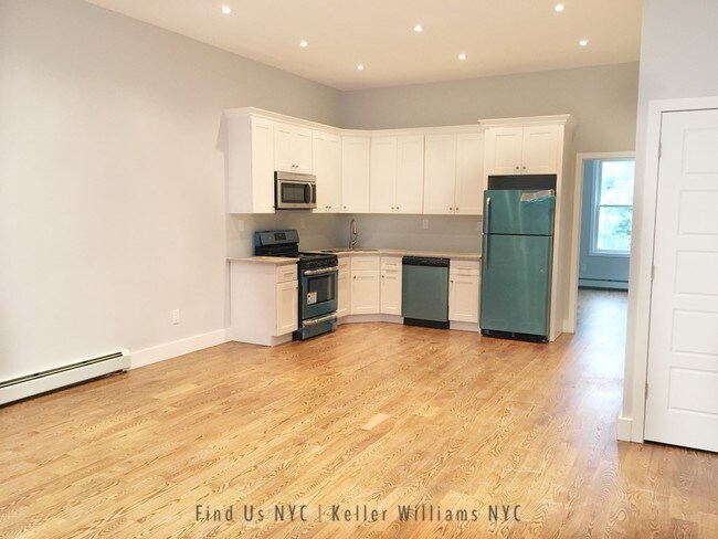 Building Photo - 100 Essex St