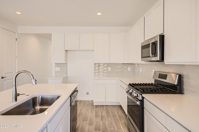 Foto del edificio - 15714 W Monroe St