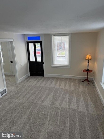 Foto del edificio - 513 E Walnut St
