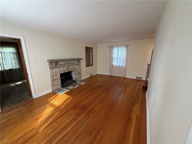Building Photo - 218 Jackson Cir