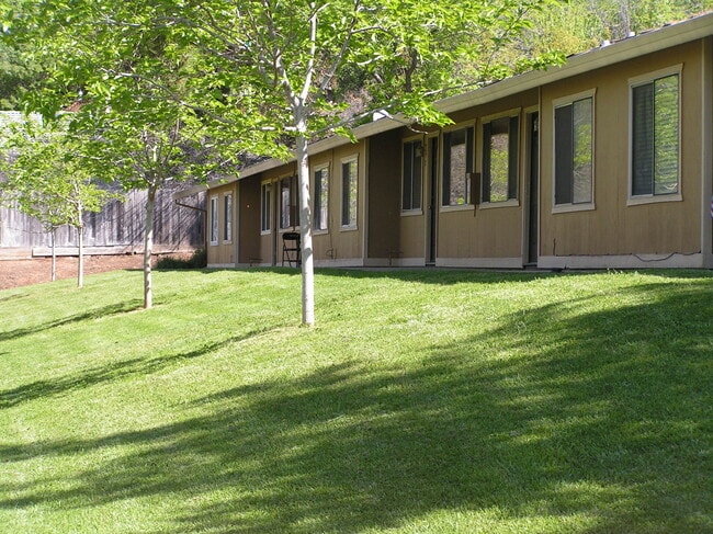 Foto del edificio - 2740 Wilson Ave
