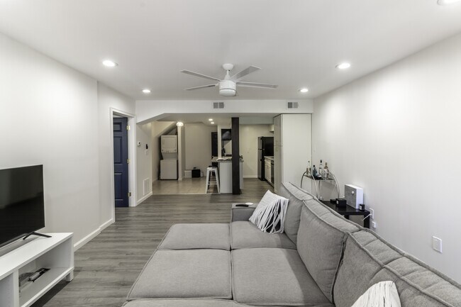 Foto del edificio - 916 Highview St