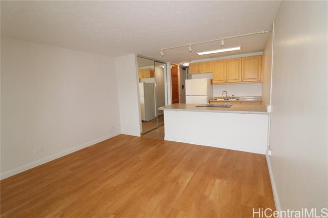 Building Photo - 2611 Ala Wai Blvd