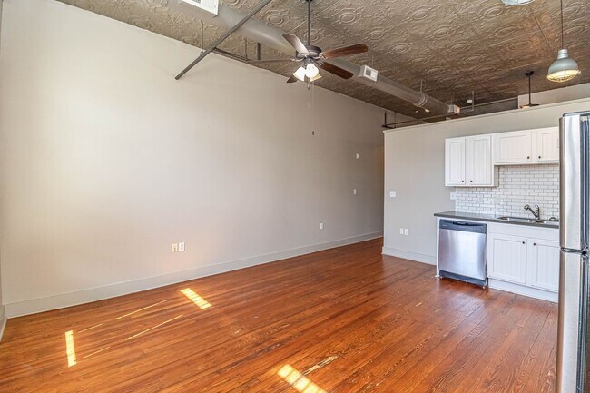 Foto del edificio - Nash Street Lofts Unit G