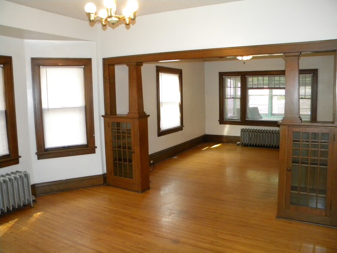 Primary Photo - 414 8th St SE