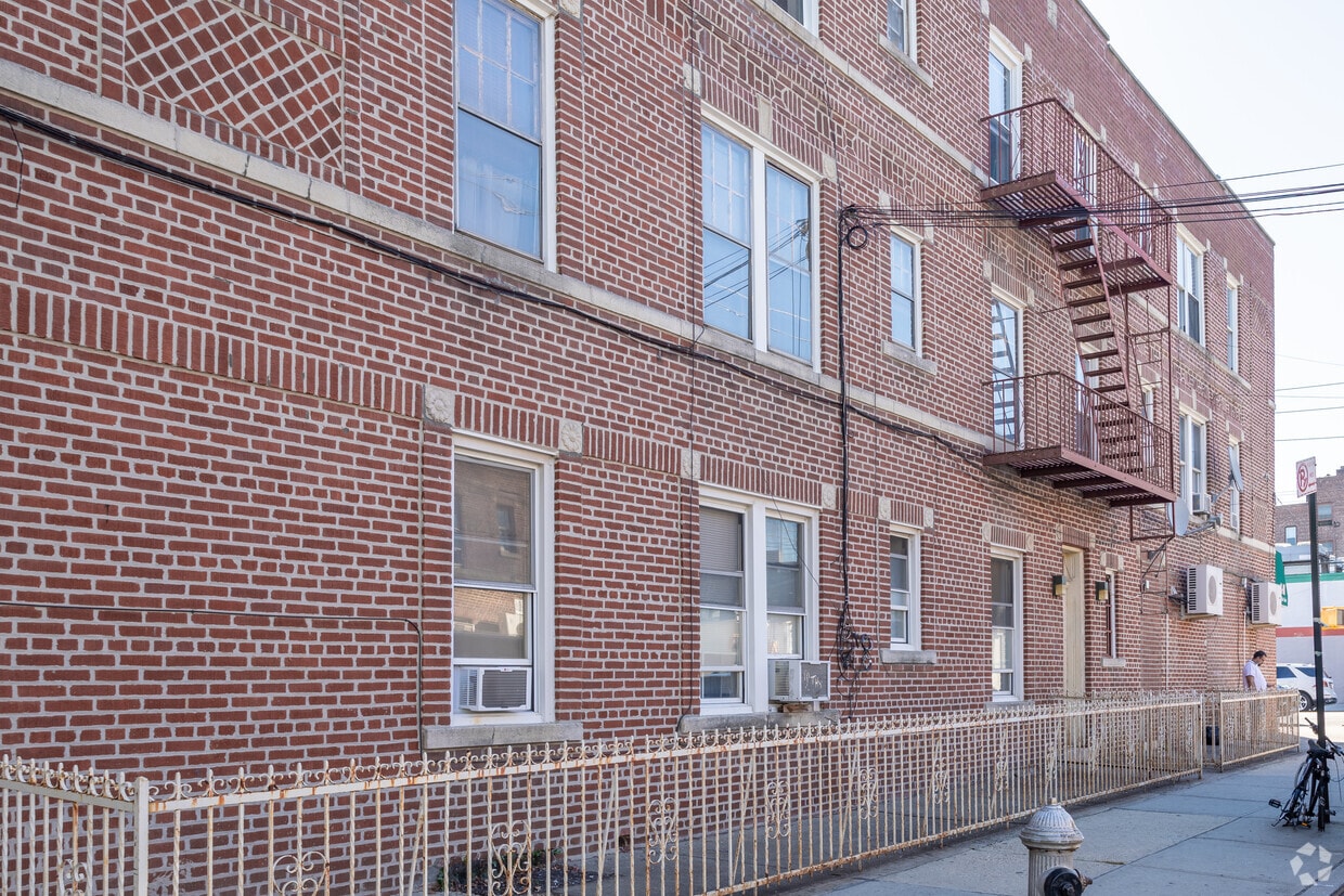 Building Photo - 1075 64th St