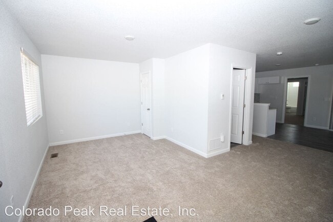 Building Photo - 3 br, 3 bath House - 941 E Moreno Ave