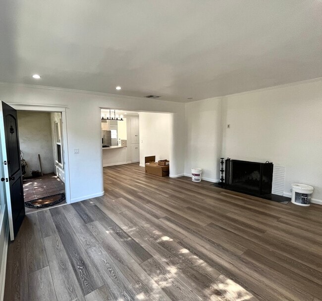 Photo - 5351 Packard St Apartment