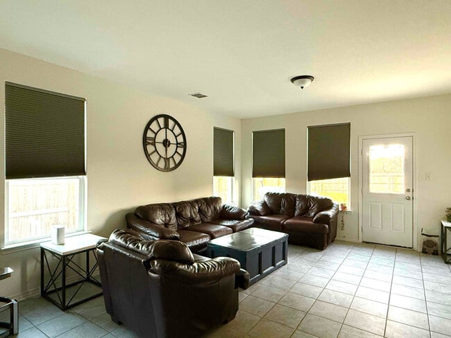 Building Photo - 11303 Camassia