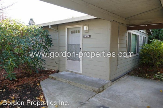 Foto del edificio - 12506-12508 SE Shell Ln