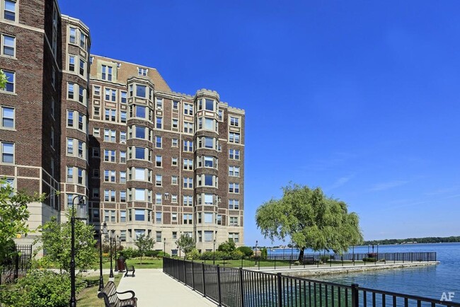 Alden Towers on the Detroit River. - Alden Towers