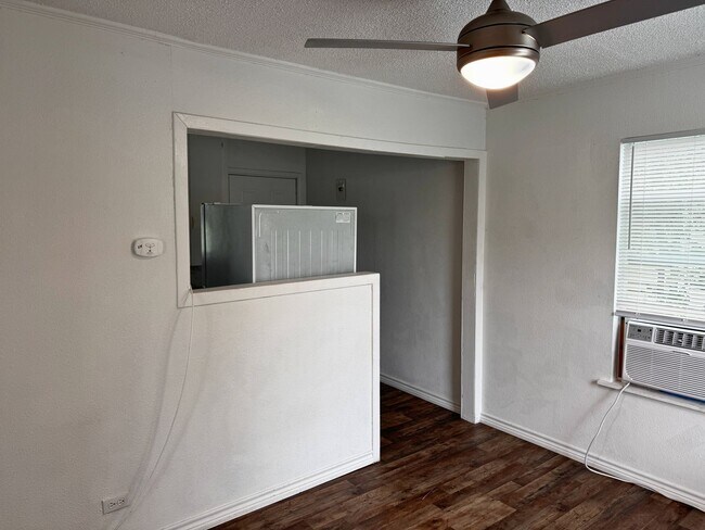Foto del edificio - 902 Flood St