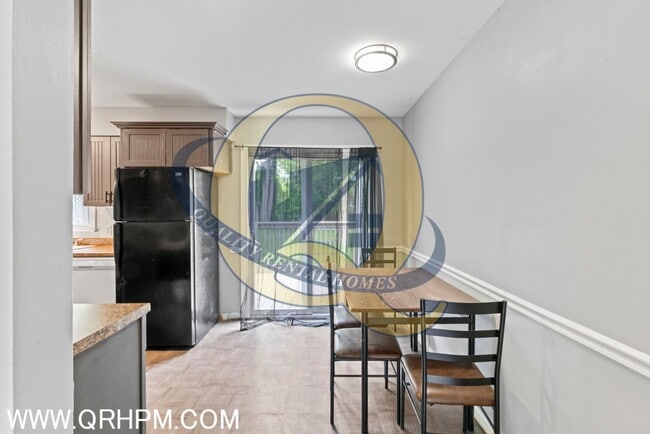 Building Photo - Available Now in Fenton!!!