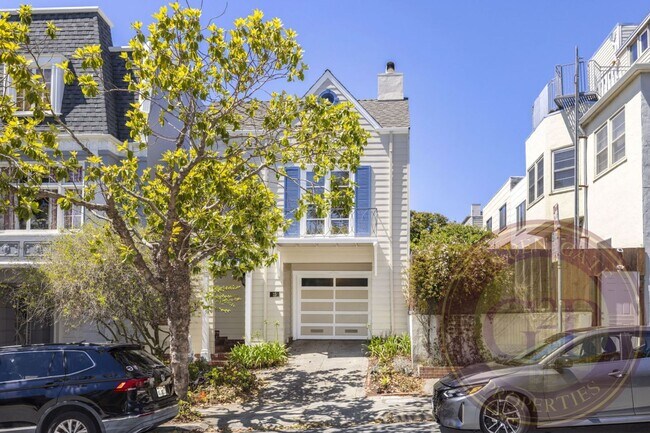 Foto del edificio - Lone Mountain - 3 BR, 2 BA House 2,185 Sq....