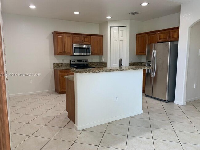 Building Photo - 2635 SW 84th Terrace