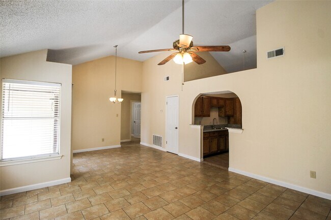 Foto del edificio - 11614 Gullwood Dr