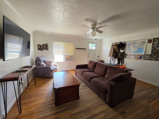 Foto del edificio - 813-825 Lee Ave