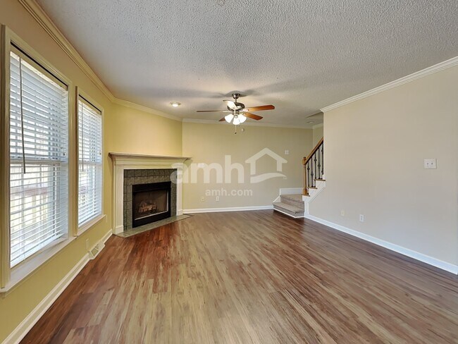 Foto del edificio - 6731 Fairwood Ct