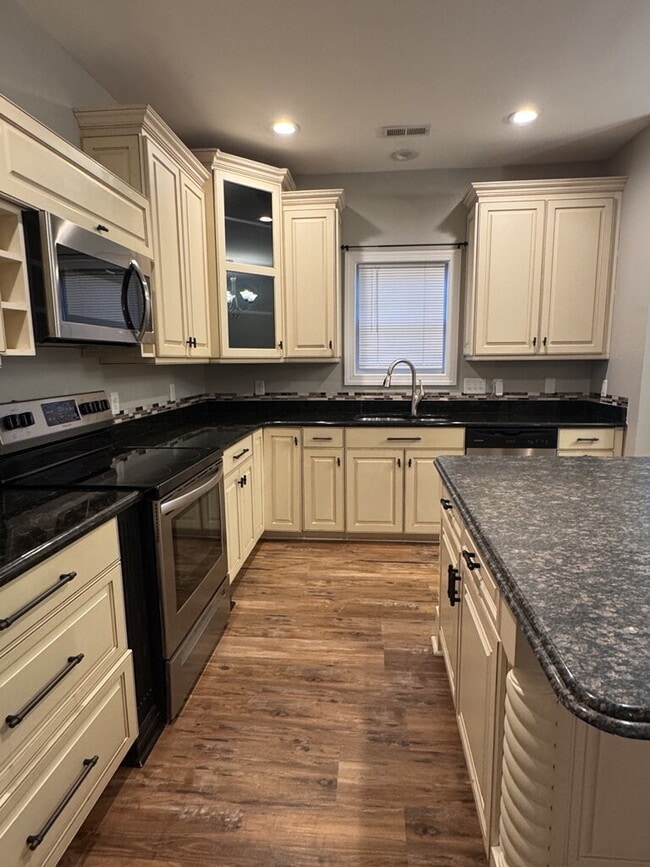 Foto del edificio - 106 Moonstone Ct