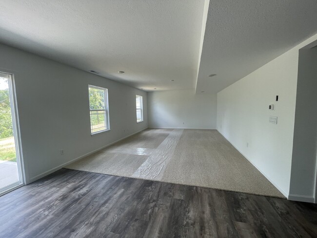 Foto del edificio - Home is currently for sale or rent.  If re...