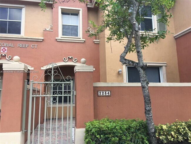 Foto del edificio - 2234 Coral Reef Ct