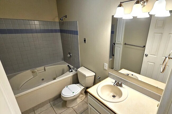 Foto del edificio - 1720 N Fir St
