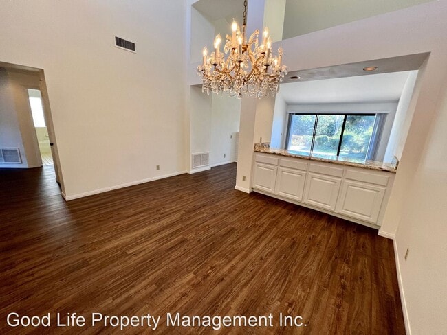 Building Photo - 3 br, 2 bath House - 6369 Via Cabrera