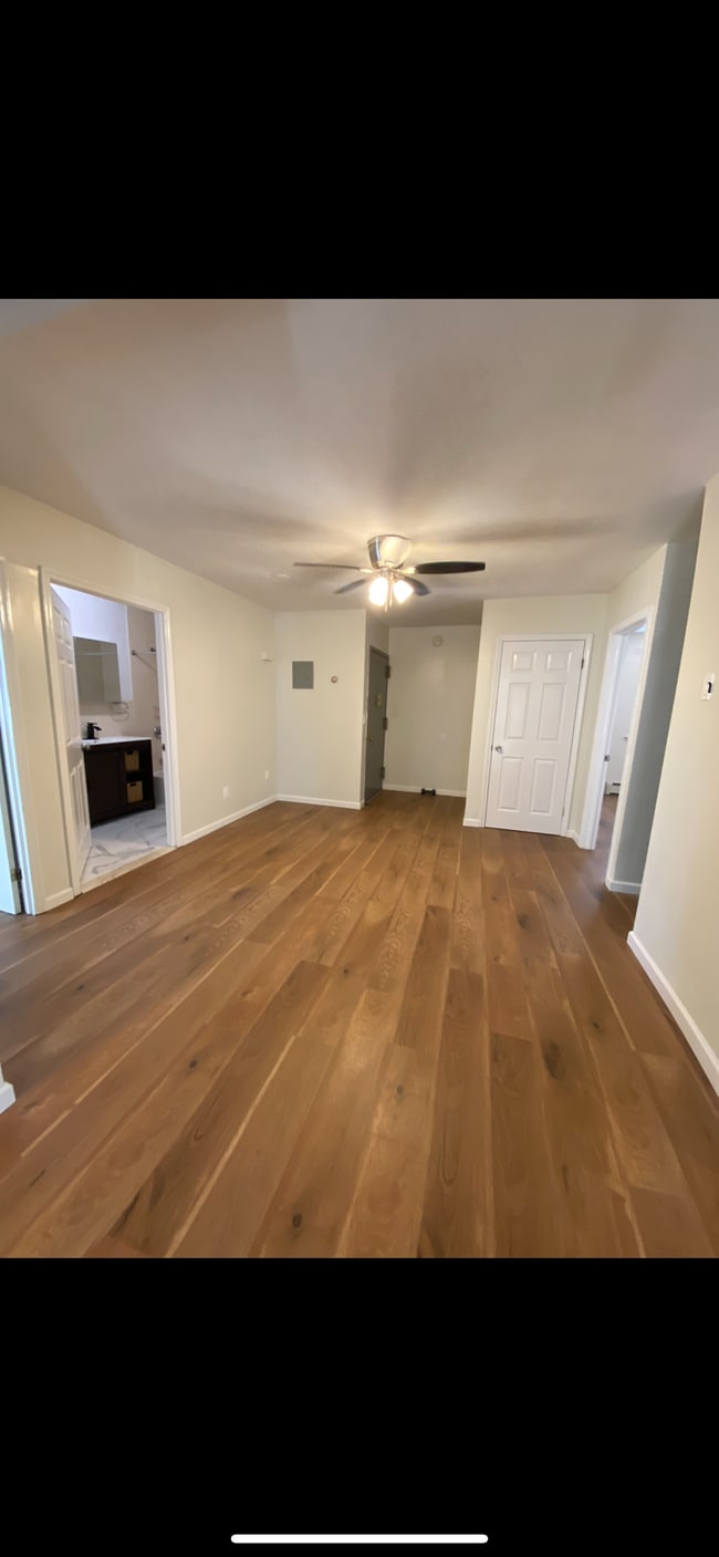 7326 Queens Midtown Expy Unit 1, Maspeth, NY 11378 Condo for Rent in Maspeth, NY