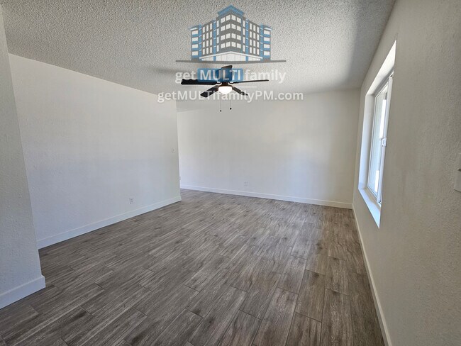 Foto del edificio - 2535 W Missouri Ave