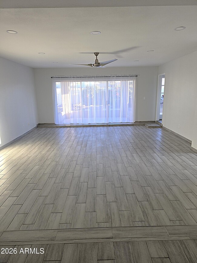 Foto del edificio - 14219 Yerba Buena Way