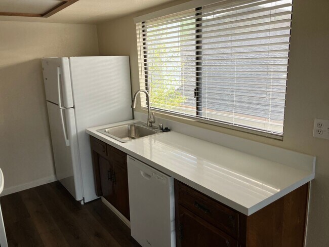 Foto del edificio - 173 Birch Ave