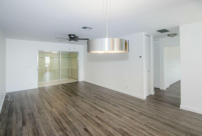 Foto del edificio - 2630 Emory Dr W