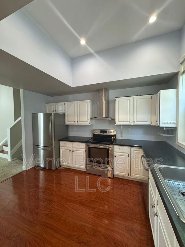 Building Photo - 21 Skylark Dr