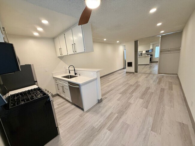 Foto del edificio - 3735 S Canfield Ave