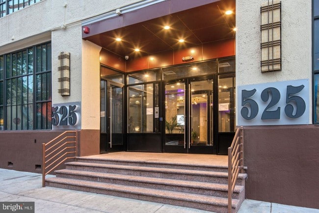 Building Photo - 525 N 11th St