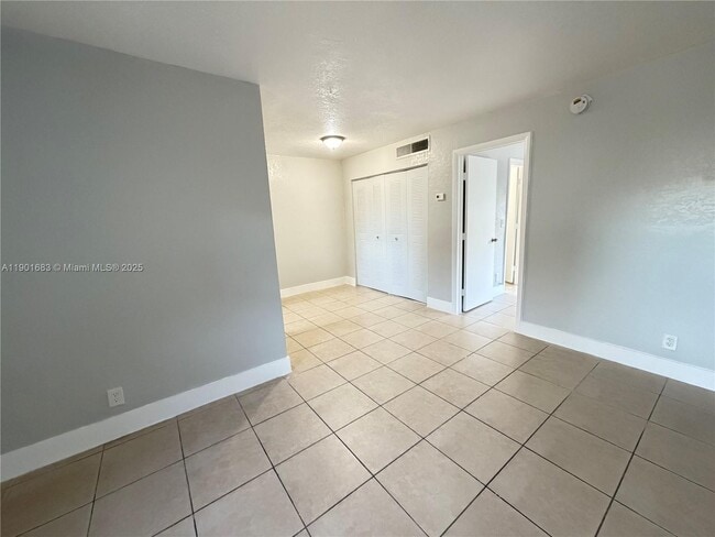 Foto del edificio - 2129 Davie Blvd
