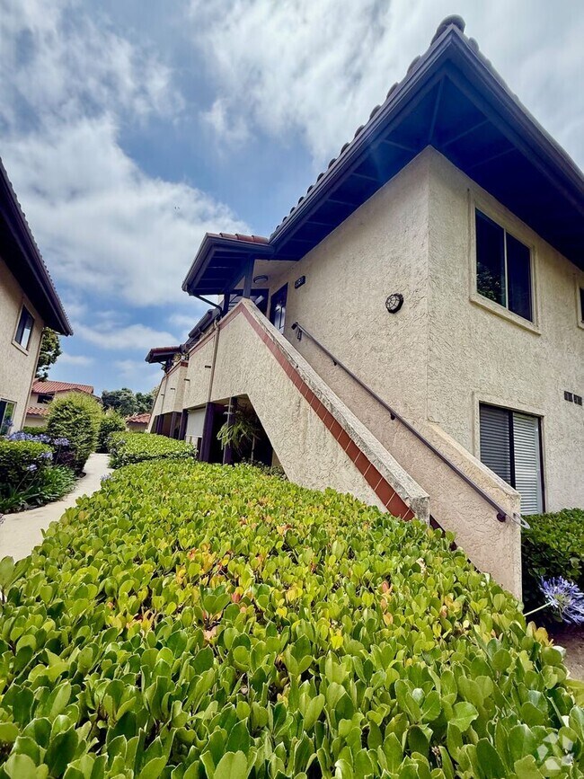 Building Photo - 980 Lupine Hills Dr