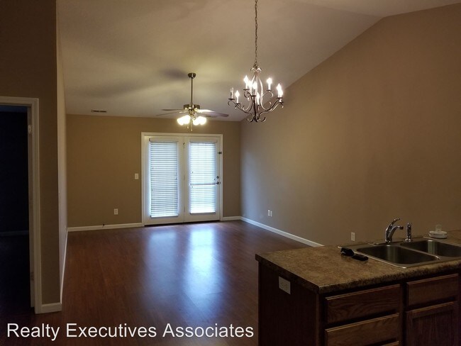 Foto del edificio - 105 Sherwood Place Way