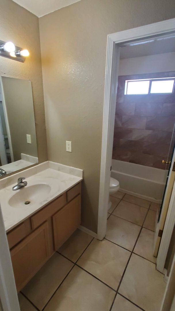 Building Photo - 4 bedroom in Santa Teresa, NM!
