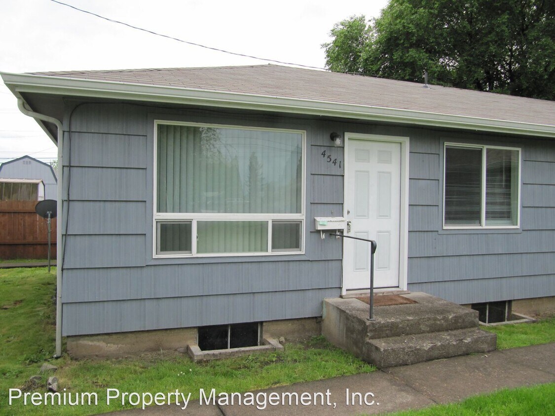 Primary Photo - 4525-4555 Rivercrest Dr N