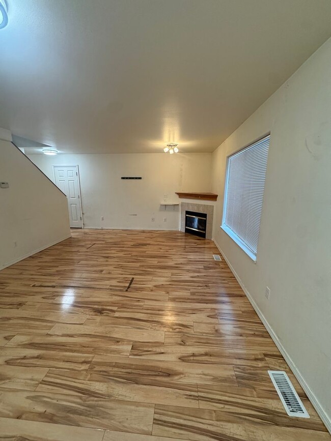 Foto del edificio - 5222 Leslie St